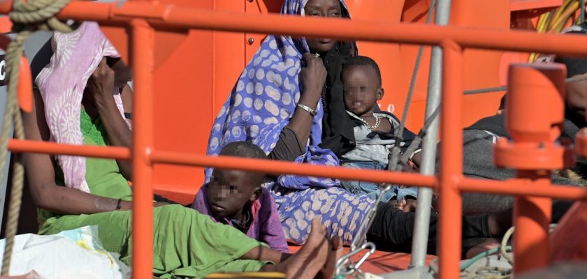 El dilema de la protección infantil: la suspensión del protocolo de menores migrantes en Canarias