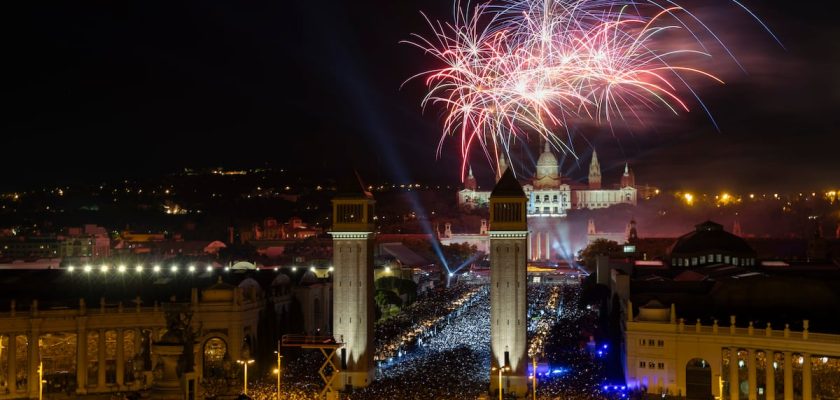 Rosalía y la magia del piromusical en Barcelona: Una noche memorable llena de arte y fuego