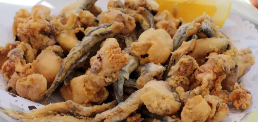 La nueva experiencia del buffet libre de pescadito frito en Málaga: un festín para los amantes del mar