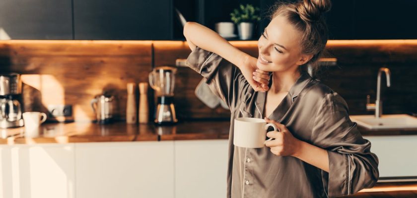 El confort y estilo del pijama largo en otoño: el must-have de la temporada