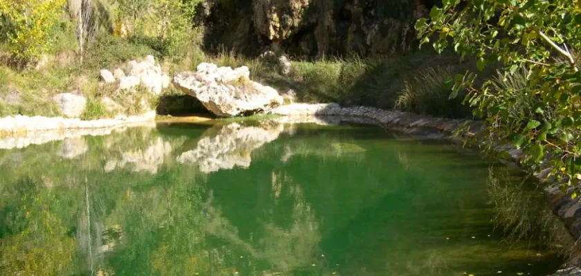 Descubre Aguallueve: el manantial secreto que debes visitar en Aragón