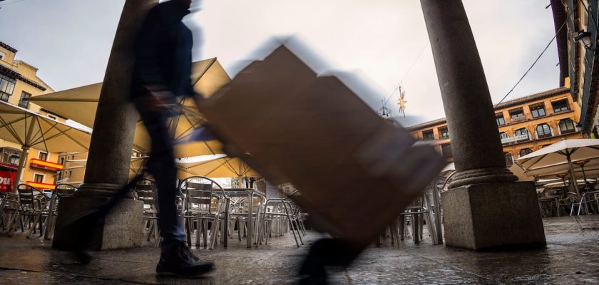 La alarmante brecha salarial: trabajadores con discapacidad y la desigualdad persistente en España