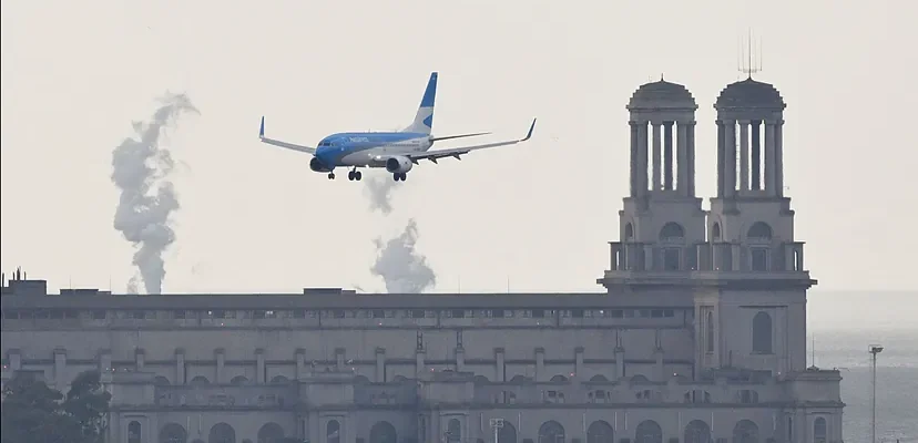 Argentina abre su mercado aerocomercial: ¿una revolución en los cielos o un vuelo turbulento?