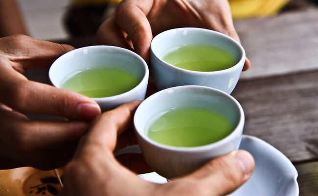 El té verde versus Ozempic: ¿el milagro natural o la solución farmacéutica?