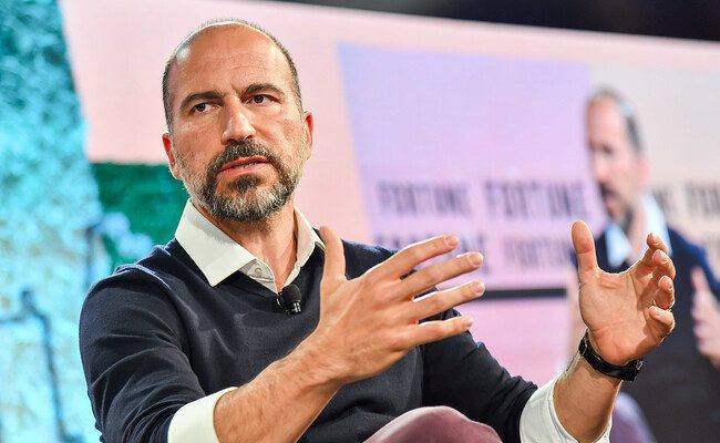 Uber en la mira: ambiciones de un gigante global en el comercio local