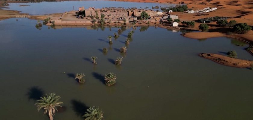 La sorprendente metamorfosis del desierto del Sáhara: dunas inundadas en Marruecos