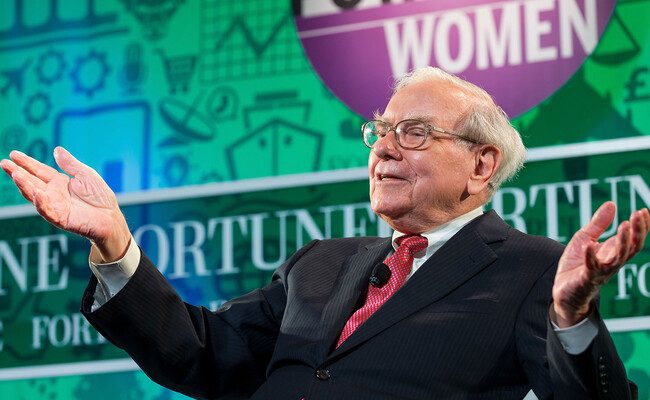 Warren Buffett y su visión única sobre el dinero: ¿se puede aprender a ser rico sin heredar?