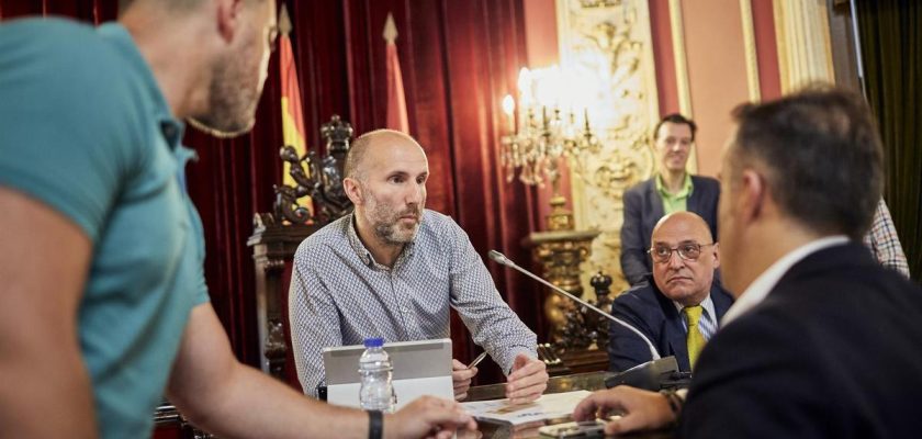 Crisis en el Ayuntamiento de Ourense: oposición pide la dimisión de Francisco Lorenzo tras accidente y acusaciones de alcohol