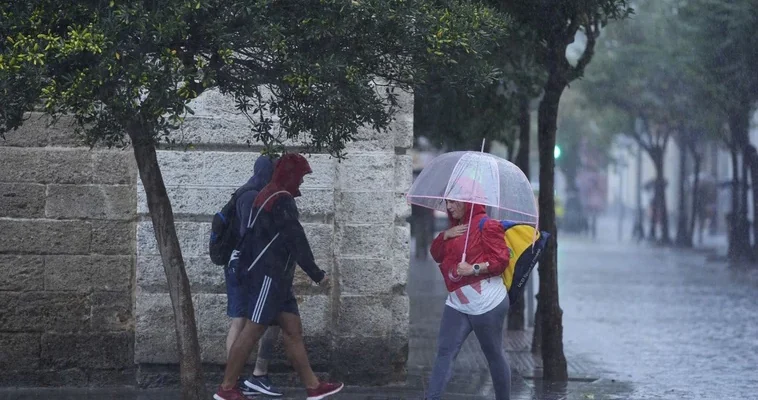 La temporada de huracanes y el cambio climático: una danza peligrosa que todos debemos entender