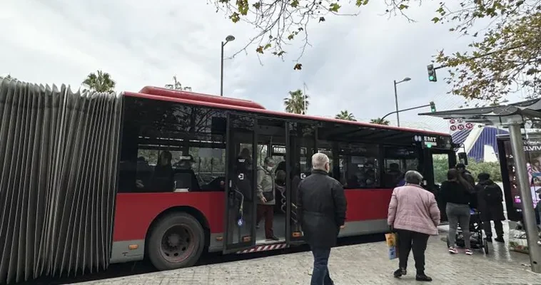 Servicios mínimos en la EMT de Valencia y el transporte escolar: todo lo que necesitas saber sobre la huelga