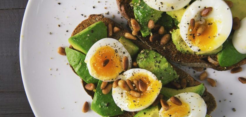 Desayunos saludables: cómo empezar el día con energía y buen humor