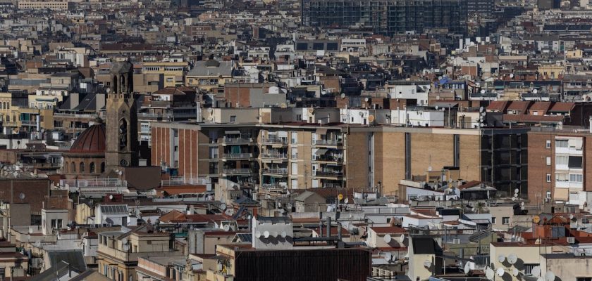 La polémica subasta del Hospital Clínic de Barcelona: ¿una oportunidad o una tragedia para los inquilinos?