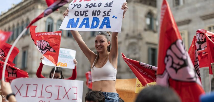 Los estudiantes de Cataluña exigen claridad en las nuevas pruebas de selectividad: un cambio que marca el futuro