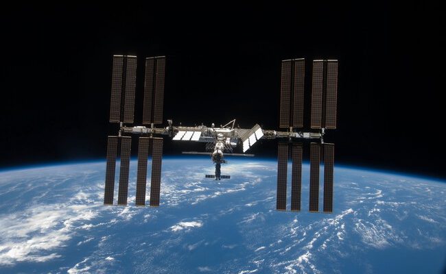 La gravedad de la fuga en la ISS: NASA y Roscosmos en una carrera contra el tiempo