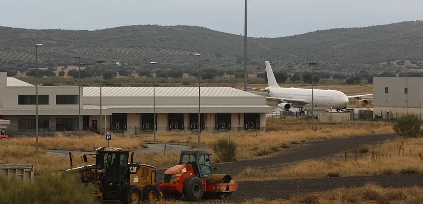 El enredo del aeropuerto de Ciudad Real: un fallido proyecto de acogida de inmigrantes