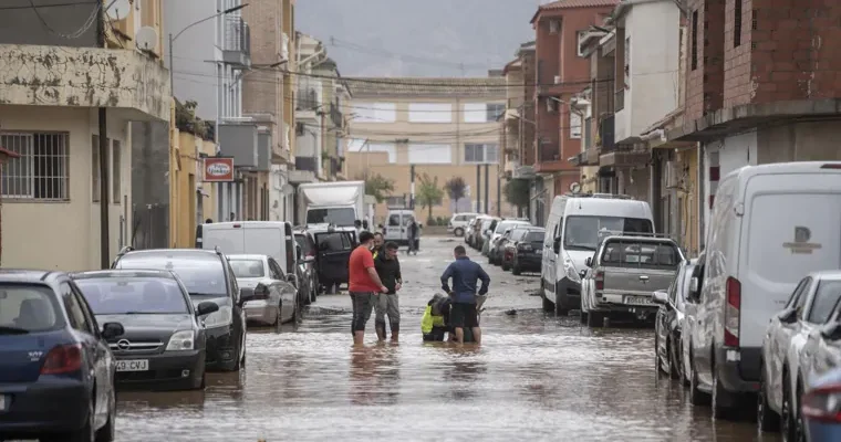 La impactante DANA en Comunidad Valenciana: un viaje a través de la tormenta y sus estragos