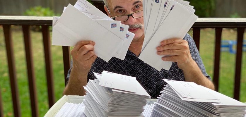 La impactante historia del activismo electoral a través del correo: cartas que pueden cambiar el destino de EE. UU.