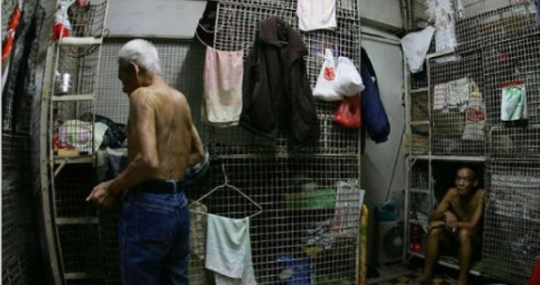 La triste realidad de las casas jaula en Hong Kong: un reflejo de la crisis de la vivienda