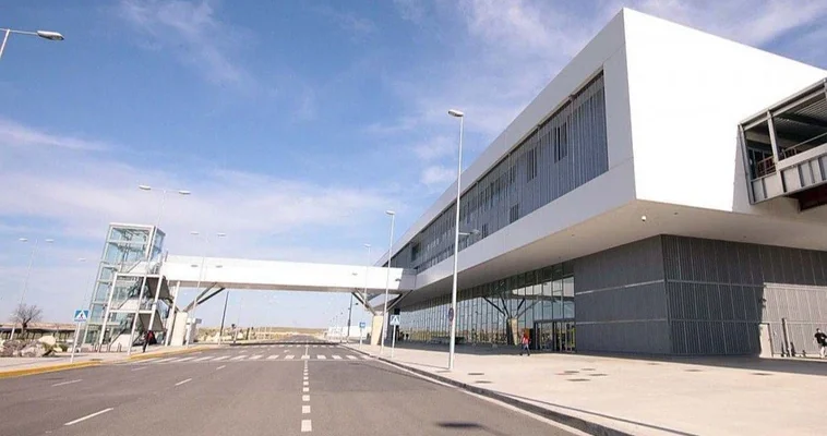 Crisis en Ciudad Real: el oscuro futuro del aeropuerto y su nuevo rol como centro de migrantes