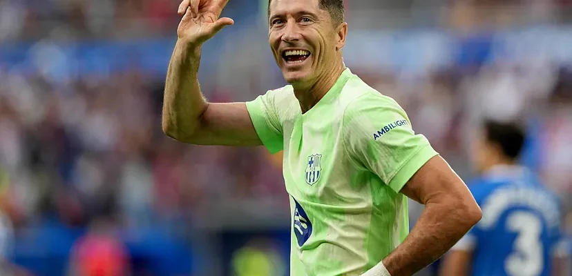 El resurgir del FC Barcelona: Robert Lewandowski brilla en el triunfo ante el Alavés