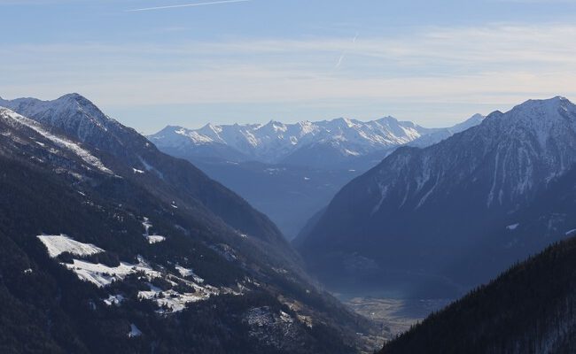 El nuevo lujo del turismo: descubrir que el verdadero tesoro es el camino a Alp Grüm