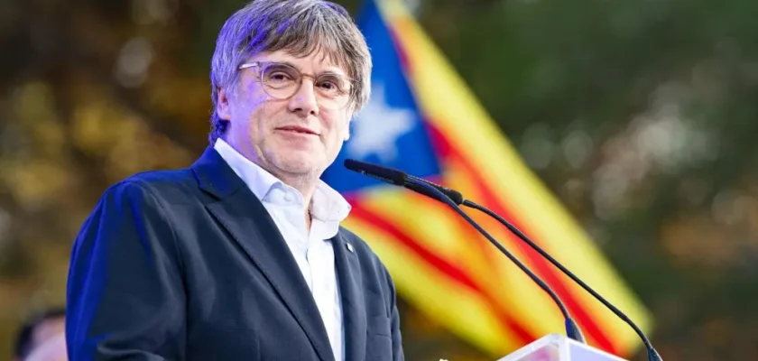 Carles Puigdemont critica a Salvador Illa en medio del debate sobre la identidad catalana