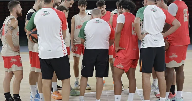 El renacimiento del baloncesto sevillano: el emocionante debut del Insolac Caja 87