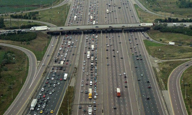 Los túneles de Doug Ford: ¿solución real o un cuento de hadas en la autopista 401?