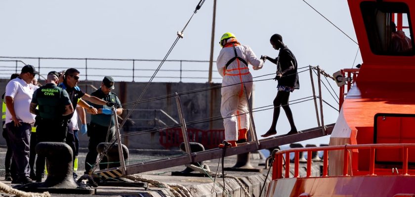 Rescate en el mar: el emocionante retorno de 62 migrantes en aguas canarias