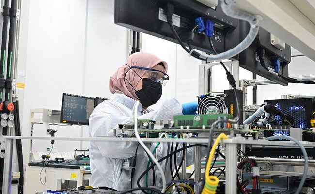 Revolución fotónica: cómo china está liderando el camino en chips fotónicos usando tantalato de litio