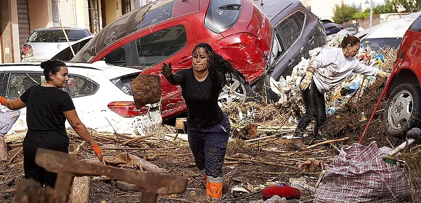 El desastre en Valencia: cómo la solidaridad se convirtió en salvación entre las inundaciones