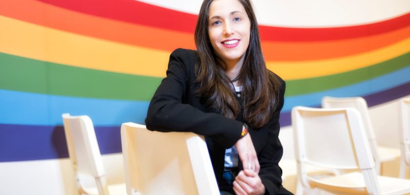 Paula Iglesias, la nueva presidenta de Felgtbi+: un paso hacia la igualdad y la diversidad en España