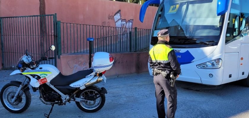 Uno de cada dos vehículos escolares incumple la normativa: la alarmante realidad del transporte infantil en España