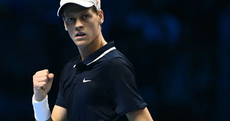 La intensa batalla por la gloria: Jannik Sinner y Taylor Fritz se preparan para la final de las ATP Finals