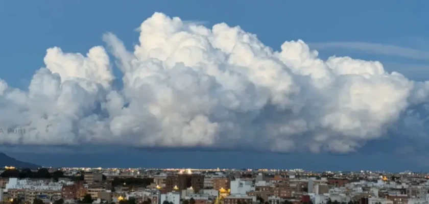 La DANA en Valencia: Impacto de las tormentas y el misterio detrás de las nubes de tormenta