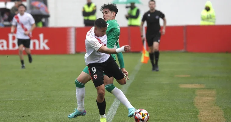 El apasionante derbi del fútbol andaluz: Betis Deportivo versus Sevilla Atlético en la Primera RFEF