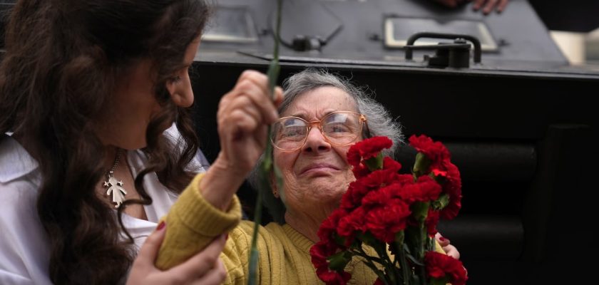 La inesperada historia de la camarera que cambió el rumbo de Portugal: una mirada a Celeste Caeiro y la Revolución de los Claveles