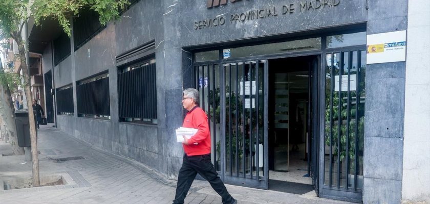 Crece la presión sobre el Gobierno: trabajadores públicos exigen una nueva licitación de Muface