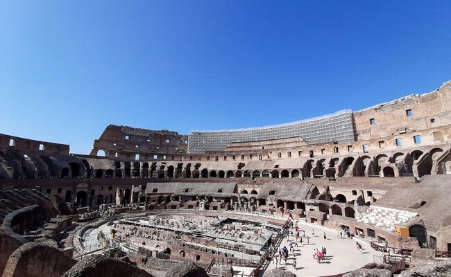 Airbnb y el Coliseo: ¿La antigua Roma se convierte en un parque temático moderno?