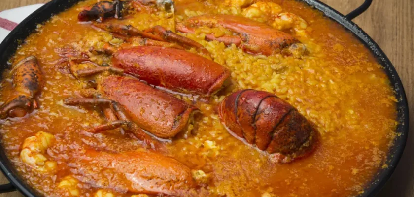 La solana: el refugio del arroz caldoso con bogavante en Galicia