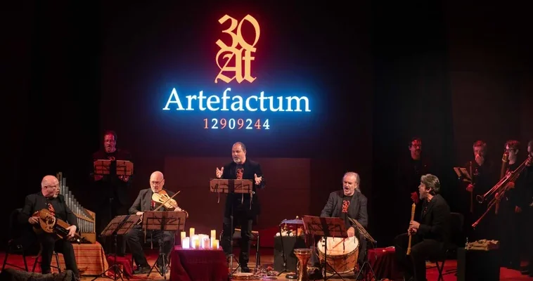 El legado musical de artefactum: 30 años haciendo vibrar al público con historia y humor