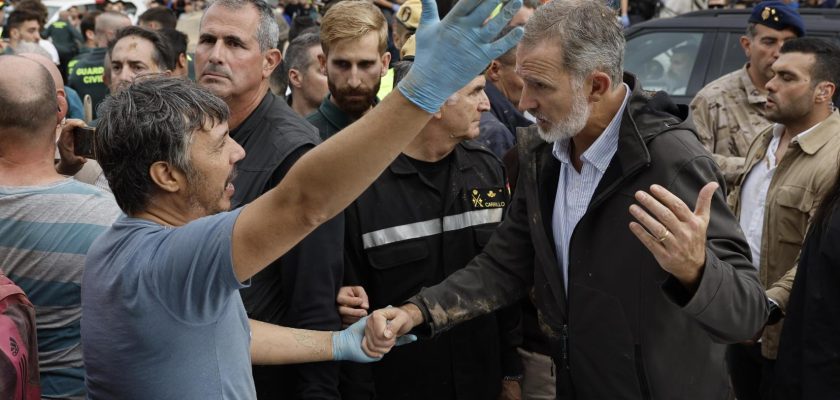 La tormenta en Paiporta: disturbios, barro y la reacción de los líderes en la visita real