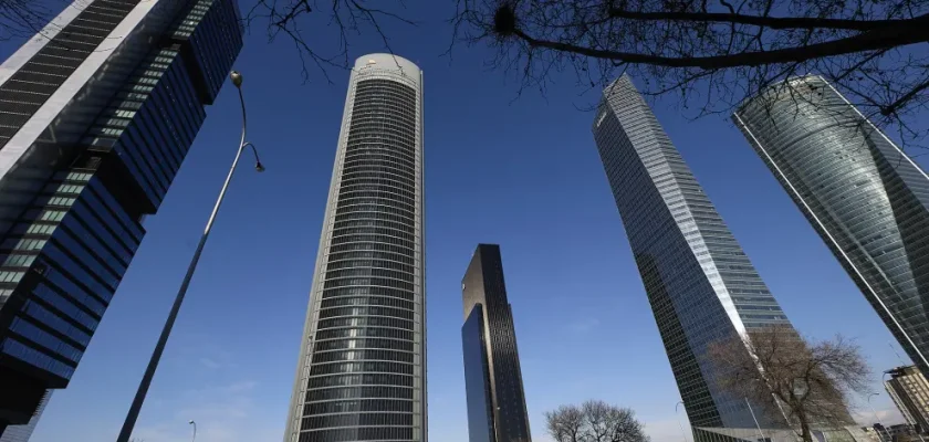 Incendio en Madrid: La inesperada emergencia en las Cuatro Torres y sus repercusiones