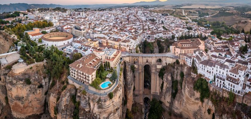 Escapadas de diciembre: descubre lugares encantadores para un puente inolvidable