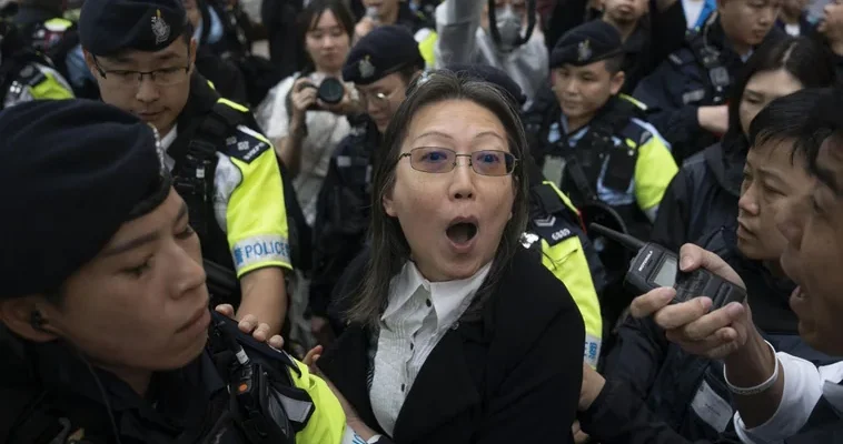 Crónica de una represión: el juicio a los 47 de Hong Kong y sus repercusiones en el mundo