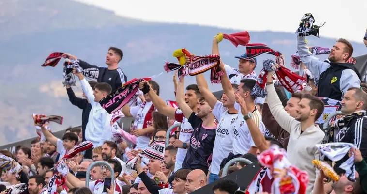 Juanto Ortuño brilla en un partido polémico entre CD Eldense y Albacete Balompié