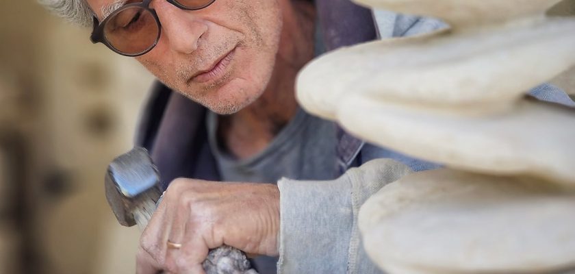 Renzo Buttazzo y la magia de la piedra leccese: el arte que transforma