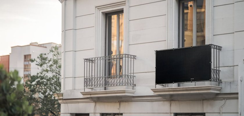 La revolución de los balcones solares: energía limpia y ahorro al alcance de todos