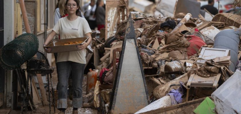 La devastadora riada de Aldaia: El turno de la solidaridad frente a la inacción institucional