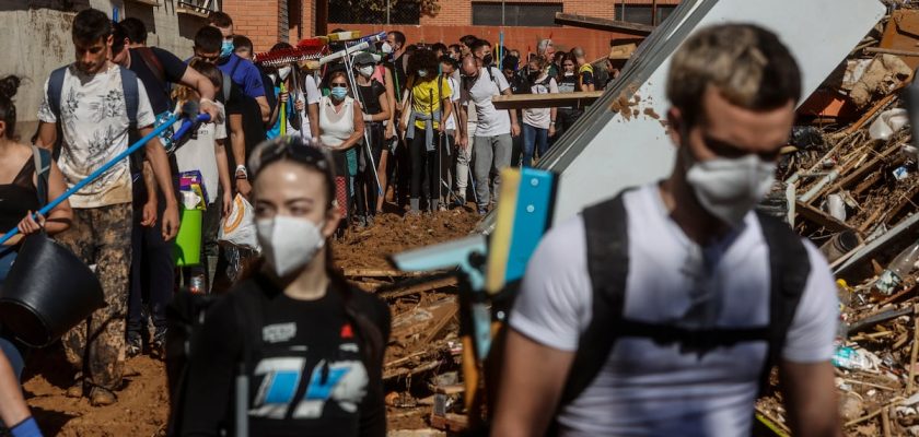 Voluntariado en tiempos de crisis: cómo un puñado de héroes anónimos hace la diferencia